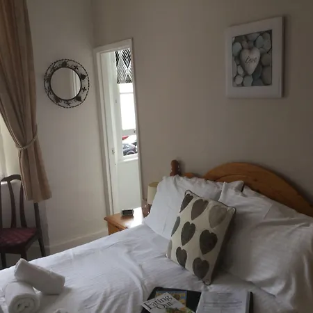 Newburgh Guesthouse-2